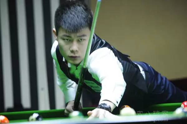 华莱士本场送出4抢断，赛季56次升至联盟最多